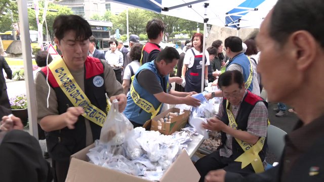 대구서 주먹밥 등 6·25 전쟁 음식 재현 시식회 열려 / YTN