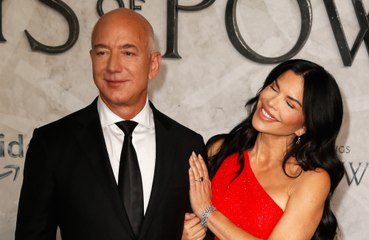 ジェフ・ベゾス氏、抗議を受けて披露宴をベネチア中心部から移動
