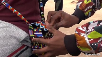 Gli occhiali smart per ciechi creati da uno studente in Mozambico