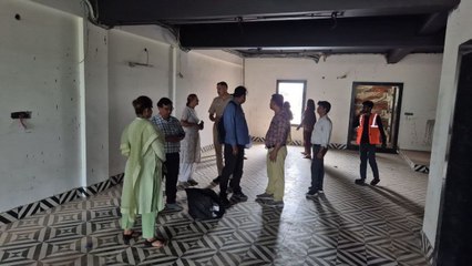 नगरा क्षेत्र में बहुमंजिला व्यावसायिक भवन का ऊपरी हिस्सा सीज