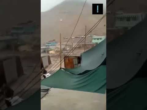 Deslizamentos deixam 15 mortos no Peru #shorts