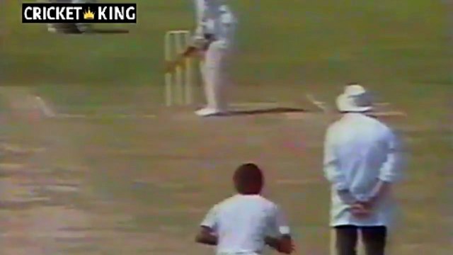 Shahid Mehboob Bowling Action 1st Match, Sharjah, April 06, 1984, Rothmans Asia Cup