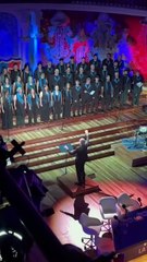 El acto del Barça en el Palau acaba con gritos de independencia y ‘El Cant de la Senyera’
