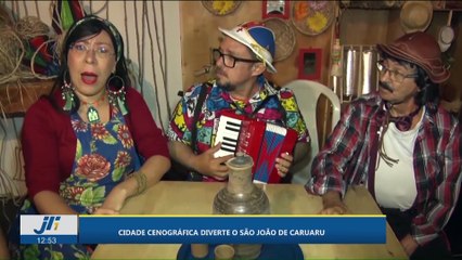 Cidade cenográfica diverte São João de Caruaru