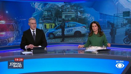 Adolescente é atingida por bala perdida dentro de escola