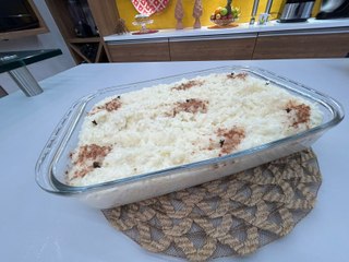 Arroz doce cremoso com leite condensado e creme de leite