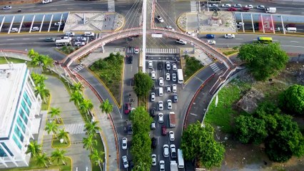 Tránsito caótico en la Avenida Máximo Gómez