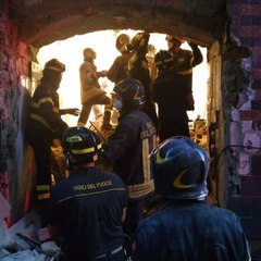 Napoli, esplosione in via Foria: un morto e 4 feriti (25.06.25)