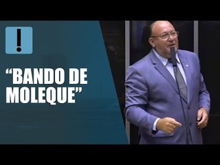 Deputado aponta “cercadinho de Bolsonaro” no plenário da Câmara
