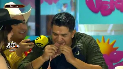 Comen carne cruda como castigo