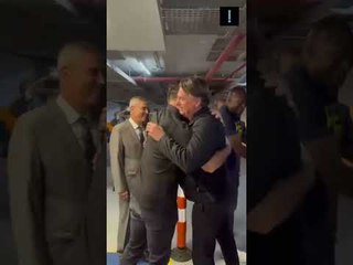 Jair Bolsonaro chega à sede do PL após seu retorno ao Brasil #shorts