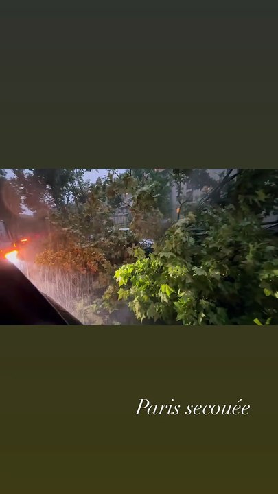 Anne-Sophie Lapix a publié des images rarement vues de Paris suite aux intempéries qui ont frappé la capitale mercredi 25 juin au soir. Via Instagram @aslapix