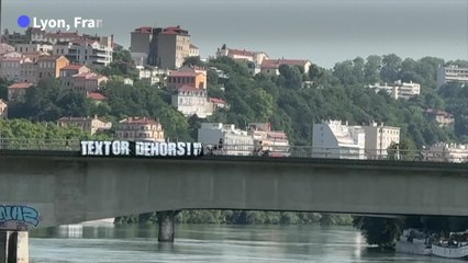 Relégation de l'OL en Ligue 2: "Ça y est, on est au fond" (supporters)