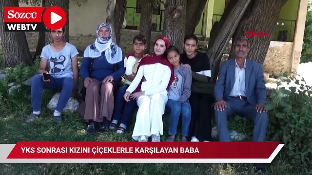 YKS sonrası kızını çiçeklerle karşılayan baba: Dünyanın en güzel anıydı