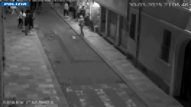 Reggio Emilia, rapine violente in centro storico: arrestata la baby gang