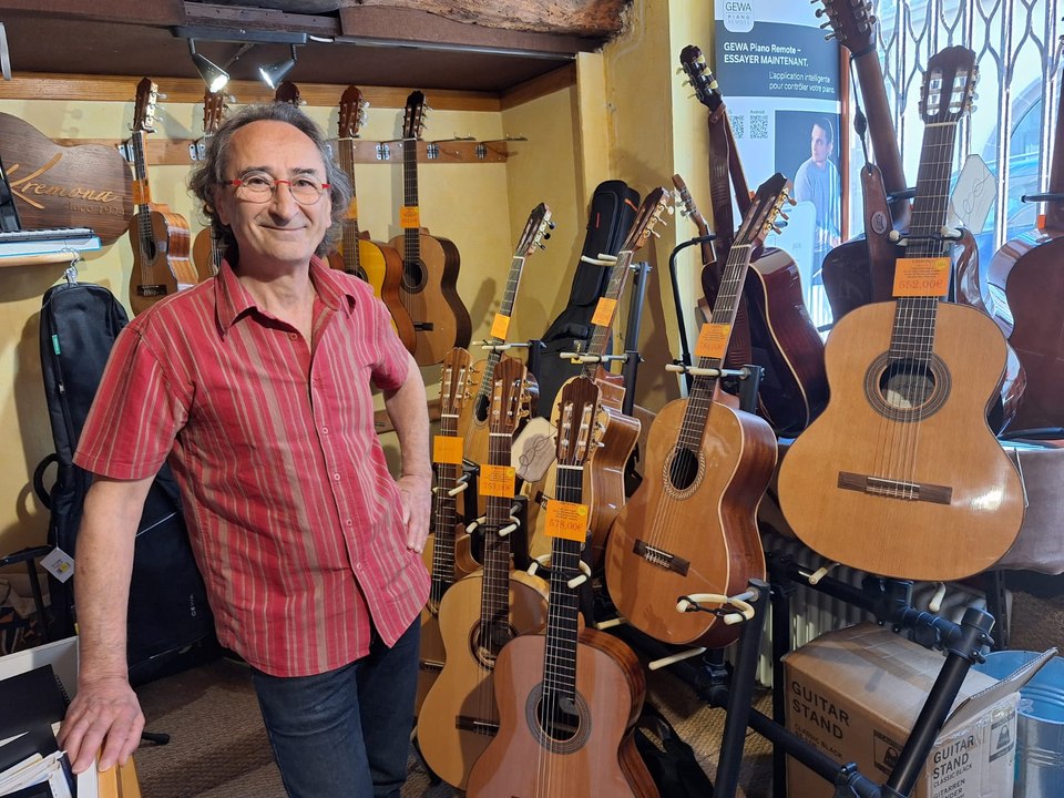 Saint-Malo : Gérard Morel et son piano pneumatique vieux de 100 ans