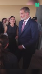 Un niño le suelta esto a Felipe VI y la reacción de Letizia es para verla