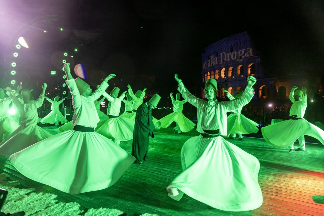 Türkiye yine tarih yazdı! Mevlana’nın ruhu Roma semalarında