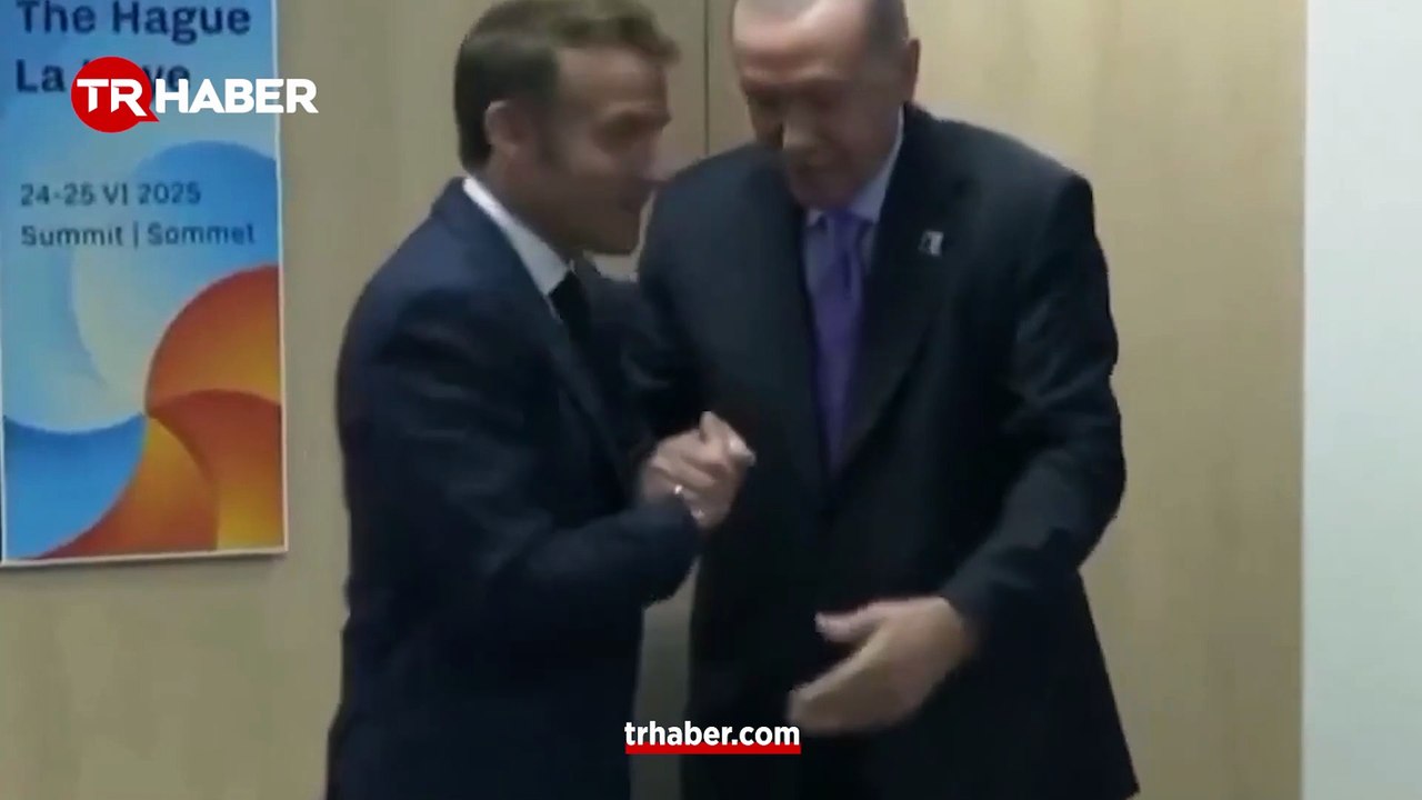 Karısından dayak yiyen Macron'a bak sen! Reis yine mat etti!