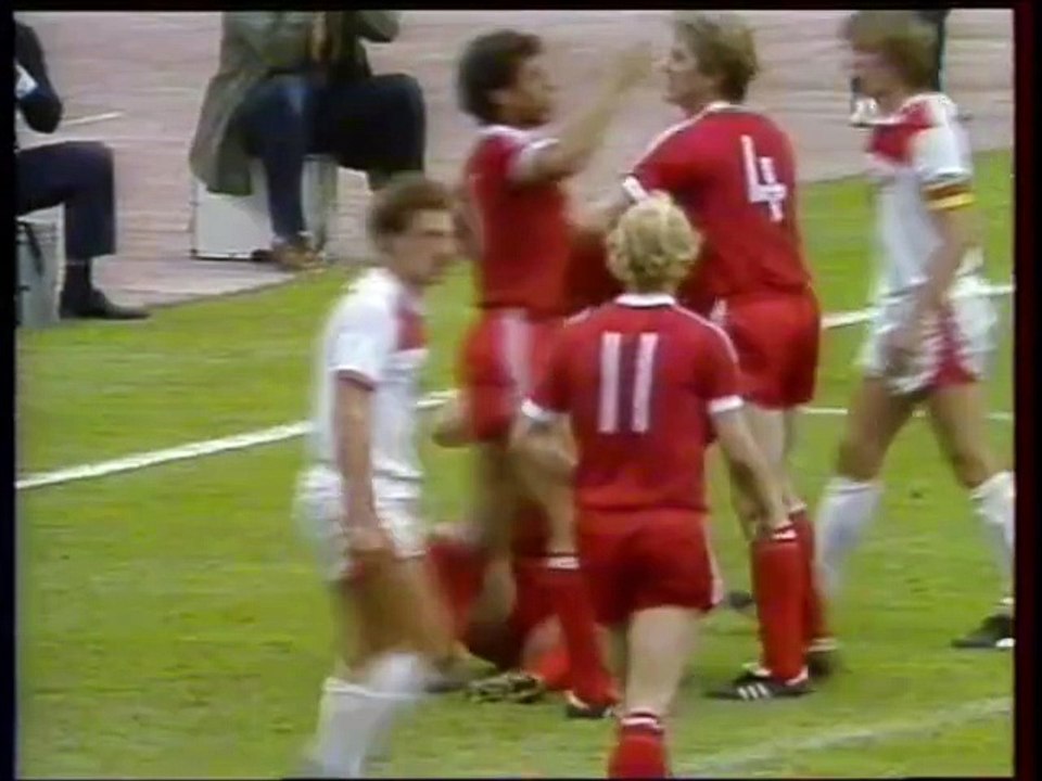 DUSSELDORF   -  HAMBOURG   - 1982 - SAISON 1981/1982 -