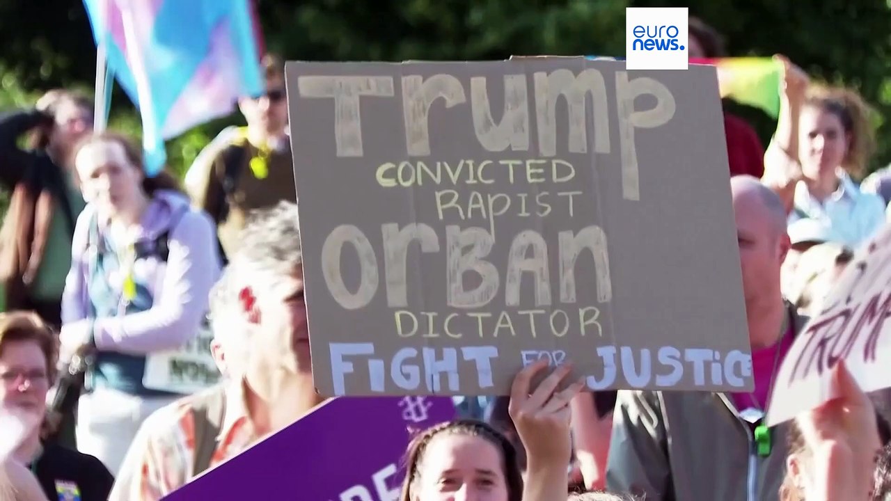 Η Ούρσουλα φον ντερ Λάιεν καλεί την Ουγγαρία να άρει την αμφιλεγόμενη απαγόρευση του Budapest Pride