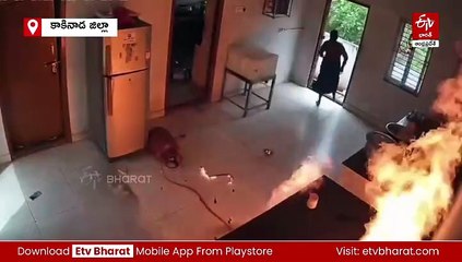 ఆ గ్యాస్‌ సిలిండర్ పేలుడు జరిగింది ఇక్కడే - వీడియో వైరల్