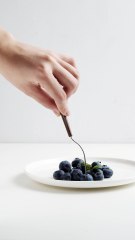 5607788-uhd_2160_3840_25fps