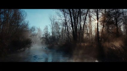 Di là dal fiume e tra gli alberi, guarda l'inizio del film (HD)