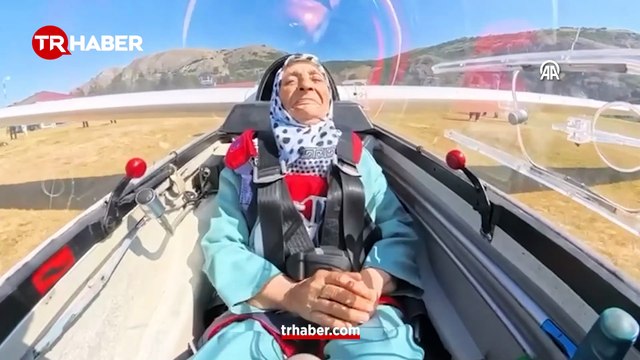 83 yaşında kokpiti geçti: Pilot olmak isteyen Mürüvvet teyzenin hayali gerçek oldu