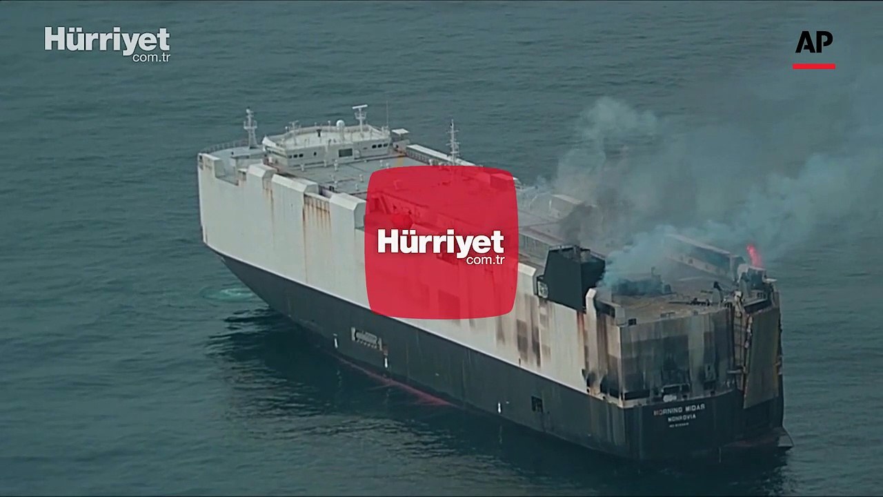 ABD'de kargo gemisinde çıkan yangında, 3 binden fazla araç sulara gömüldü