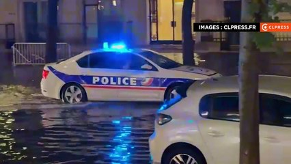 Une voiture de police joue la musique de Titanic #inondations #paris