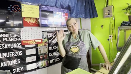 La Carnosa es el plato estrella de Pejibaye y su creadora canta mientras lo prepara