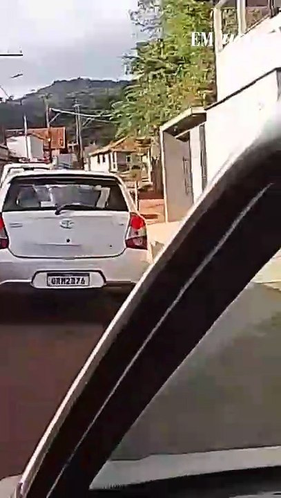 Moradores protestam contra abuso sexual infantil após denúncias na cidade