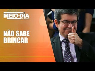 “Me respeite, que não sou da sua laia", diz Randolfe após brincadeira de Ricardo Salles