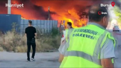 Alev alev yanan fabrikada kalan Türk bayrağını böyle kurtardı