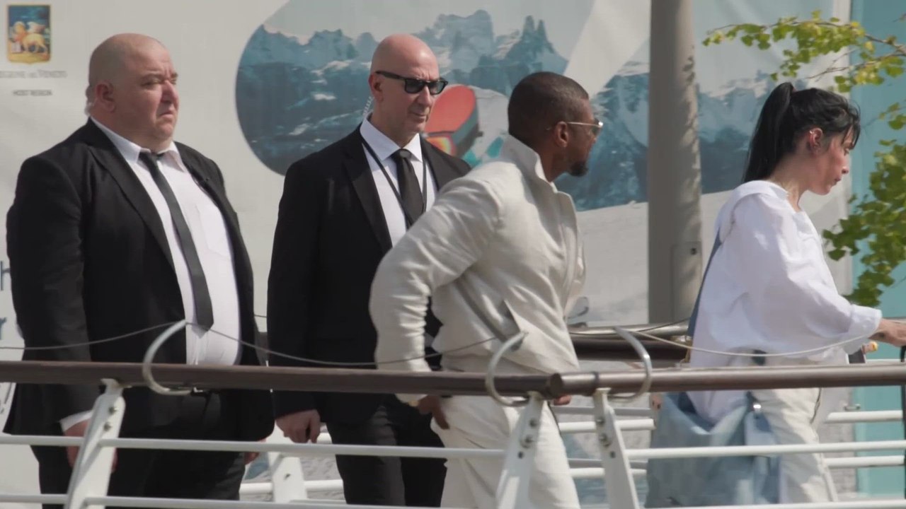 Usher arrives for Jeff Bezos wedding in Venice