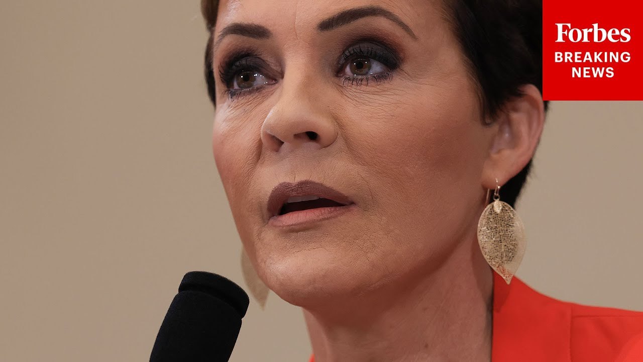 Kari Lake Finds Out That Armenians Speak Armenian In Real Time