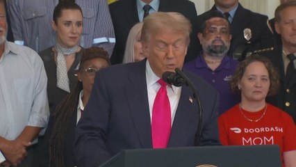 NO ONE KNEW WHAT WAS HAPPENING: TRUMP STOPS SPEECH FOR VIRAL MOMENT WITH MOTHER AND DAUGHTER