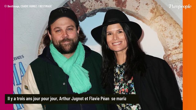 Arthur, le fils de Gérard Jugnot, marié à une actrice : “Tant d’amour, de bonheur”, les nouvelles photos de leur union célébrée dans le sud de la France