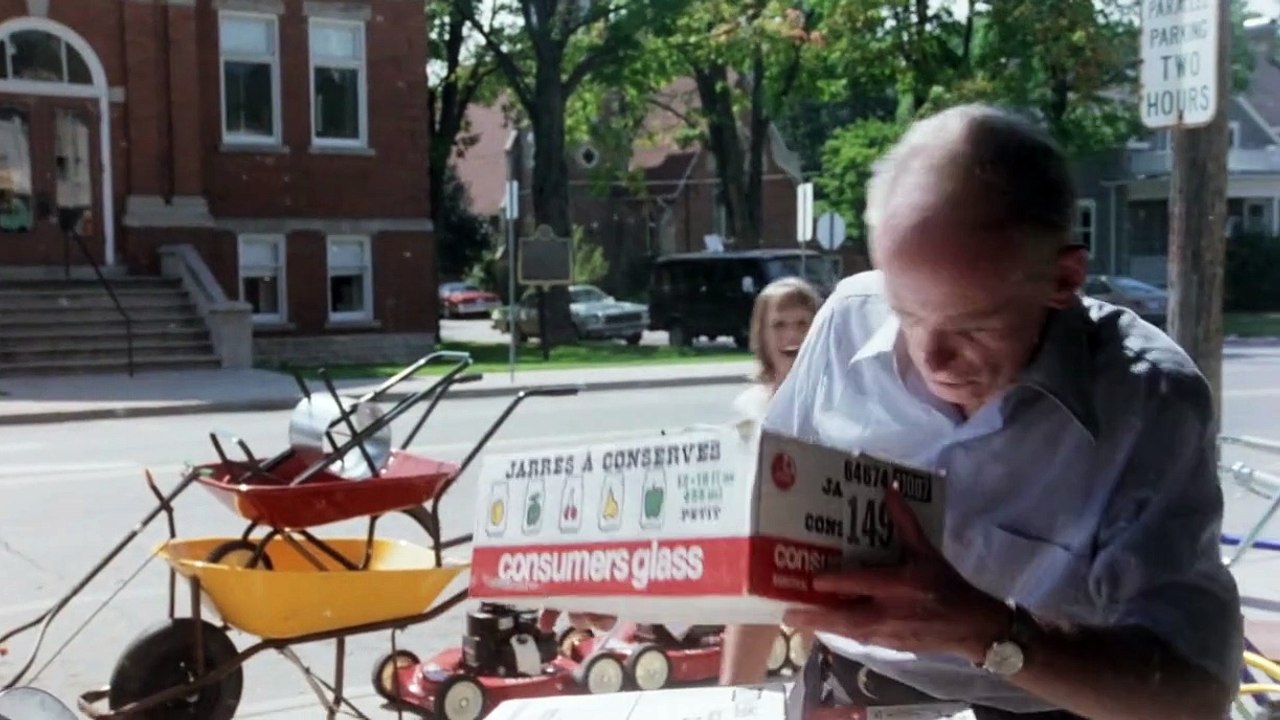 funeral home / 1980 movie