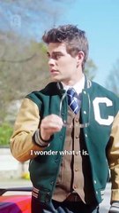 How to Kiss a Vampire - ReelShort