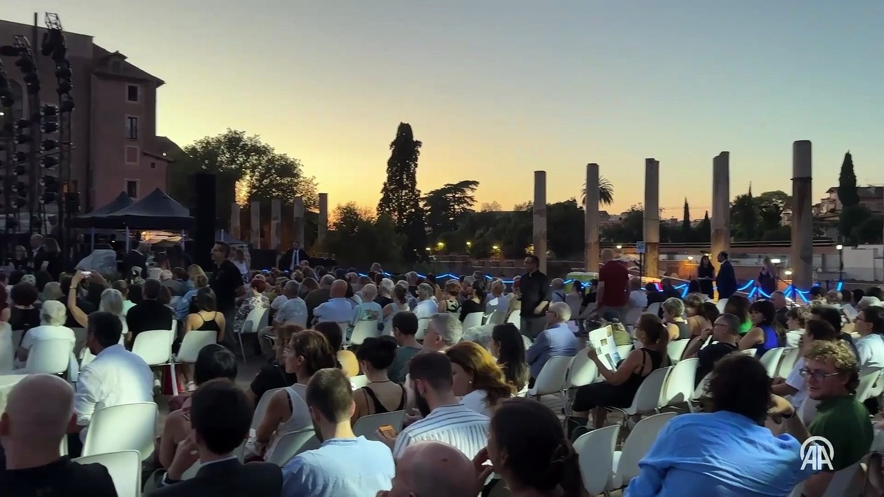 Roma'nın simge yapısı Kolezyum'un önünde Mevlevi Sema Töreni yapıldı