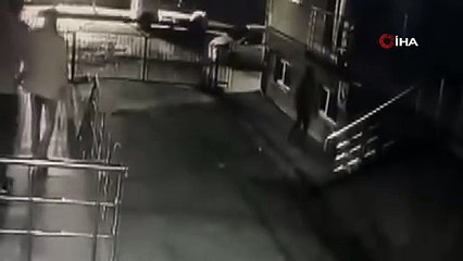 Sarıkamış'ta ilginç anlar! Gören de kaçtı görülen de