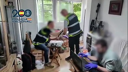 Professor entre 61 detidos por material sexual infantil em Espanha