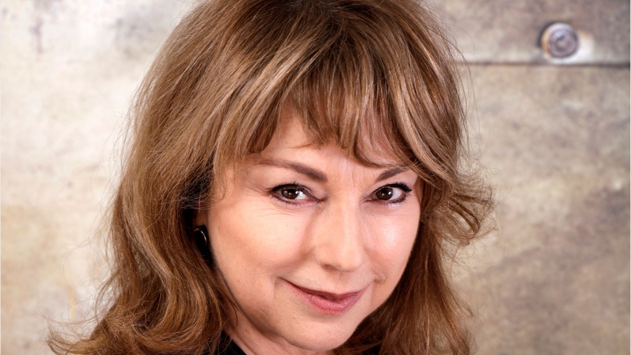 GALA VIDEO - Julie Arnold sans filtre, elle évoque sa vie sans enfant : ”Ça ne me manque pas du tout”