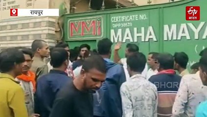 श्रमिक की मौत पर हंगामा, 25 लाख मुआवजे की मांग, पुलिस ने बताया हार्ट अटैक श्रमिक बोले हादसा