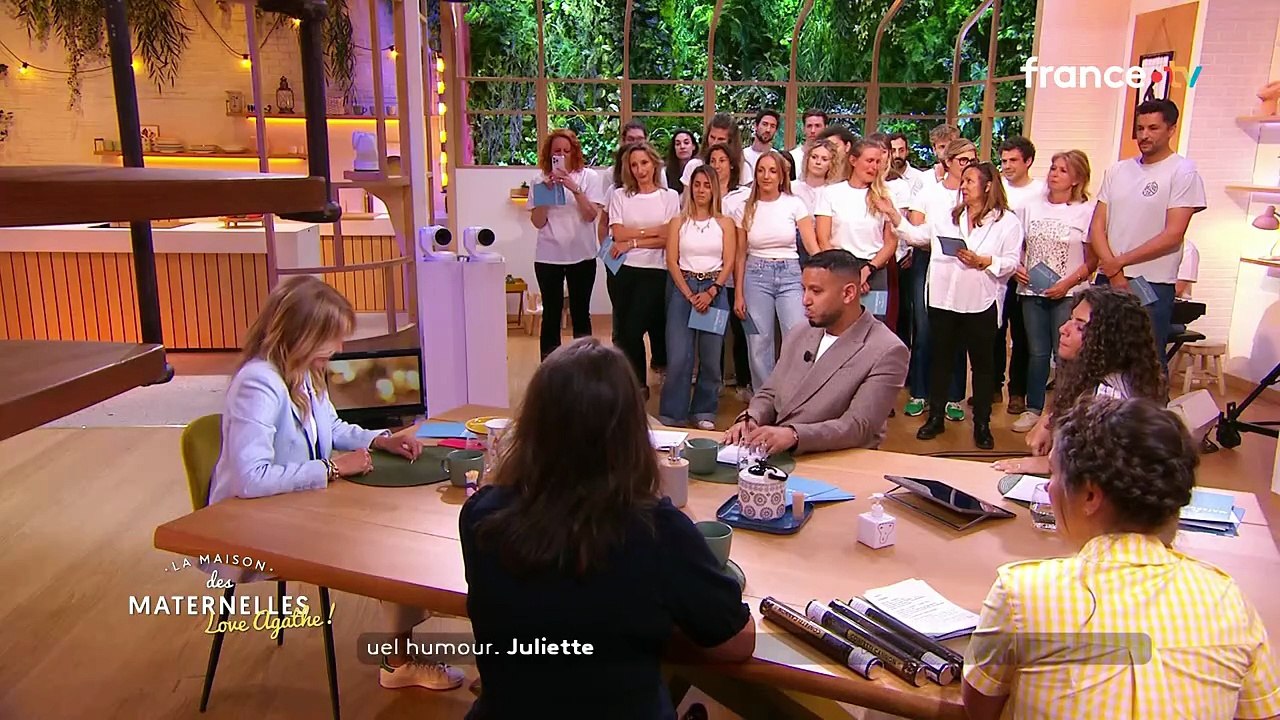 Agathe Lecaron en pleurs lors de ses adieux aux "Maternelles" ce vendredi 27 juin 2025