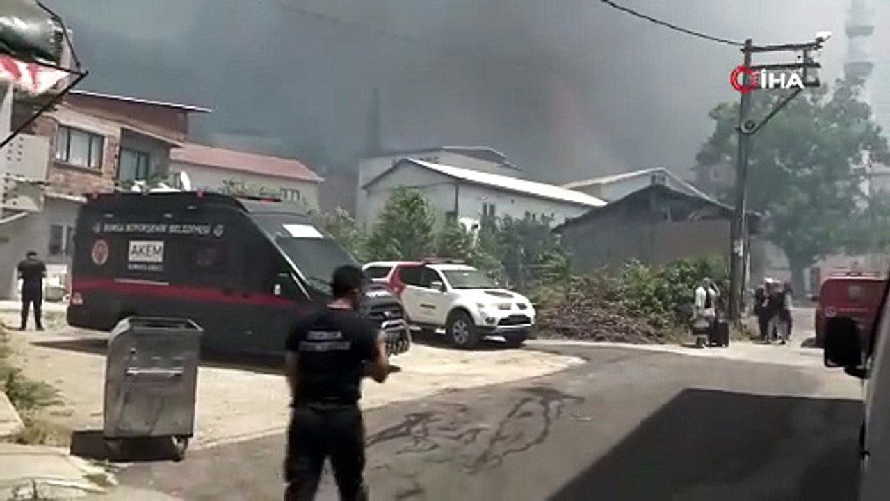 Bursa’da orman yangını! Alevler köydeki evlere sıçradı