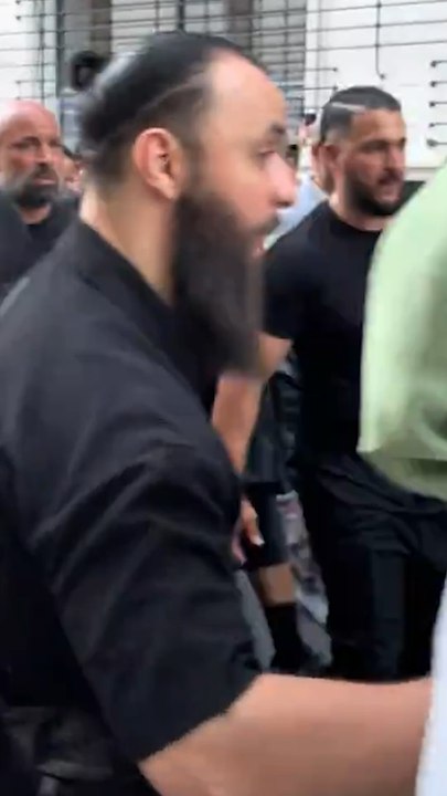 DJ Snake à Alger 🇩🇿Shooting, foule, sourires…L’été s’annonce chaud. 👀#DJSnake #Alger #Été2025