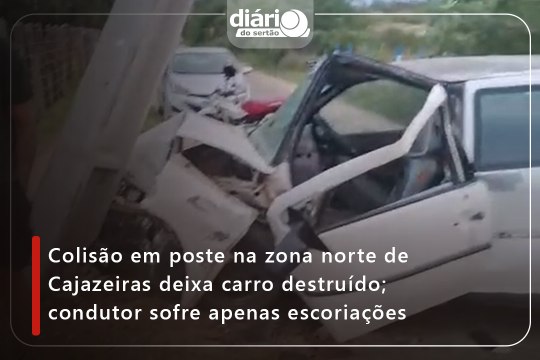 Colisão em poste na zona norte de Cajazeiras deixa carro destruído; condutor sofre apenas escoriações